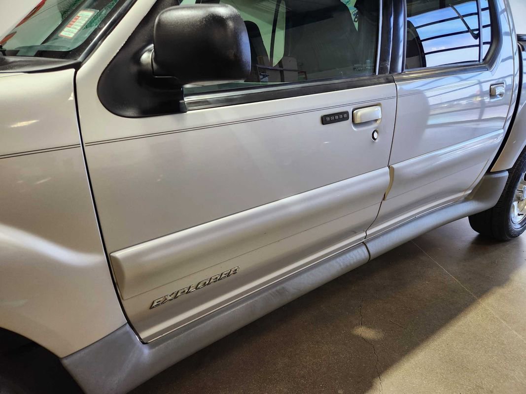 Used 2002 Ford Explorer Sport Trac 4x4 image 46