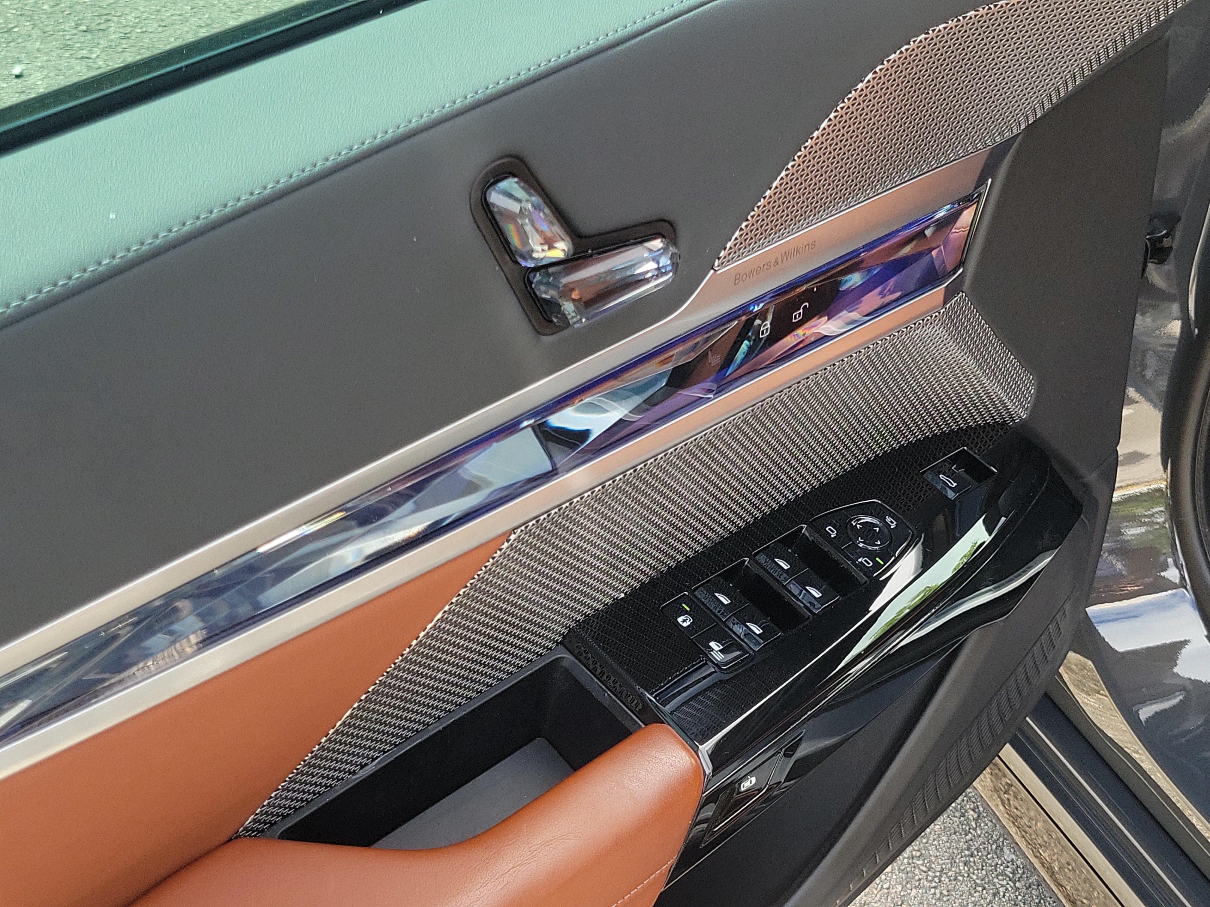 Certified 2023 BMW 740i RWD image 12