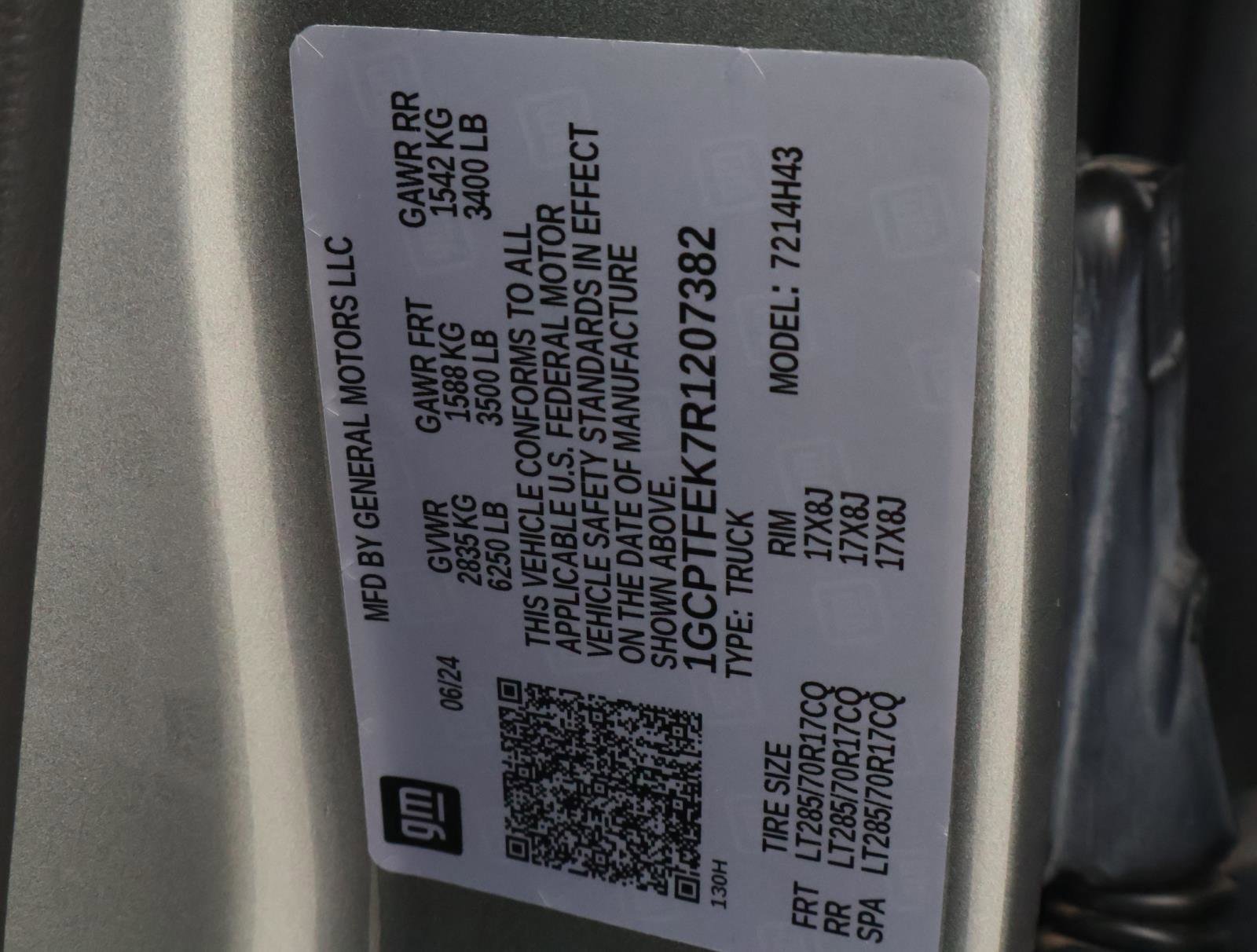 Used 2024 Chevrolet Colorado ZR2 w/ ZR2 Convenience Package III image 25