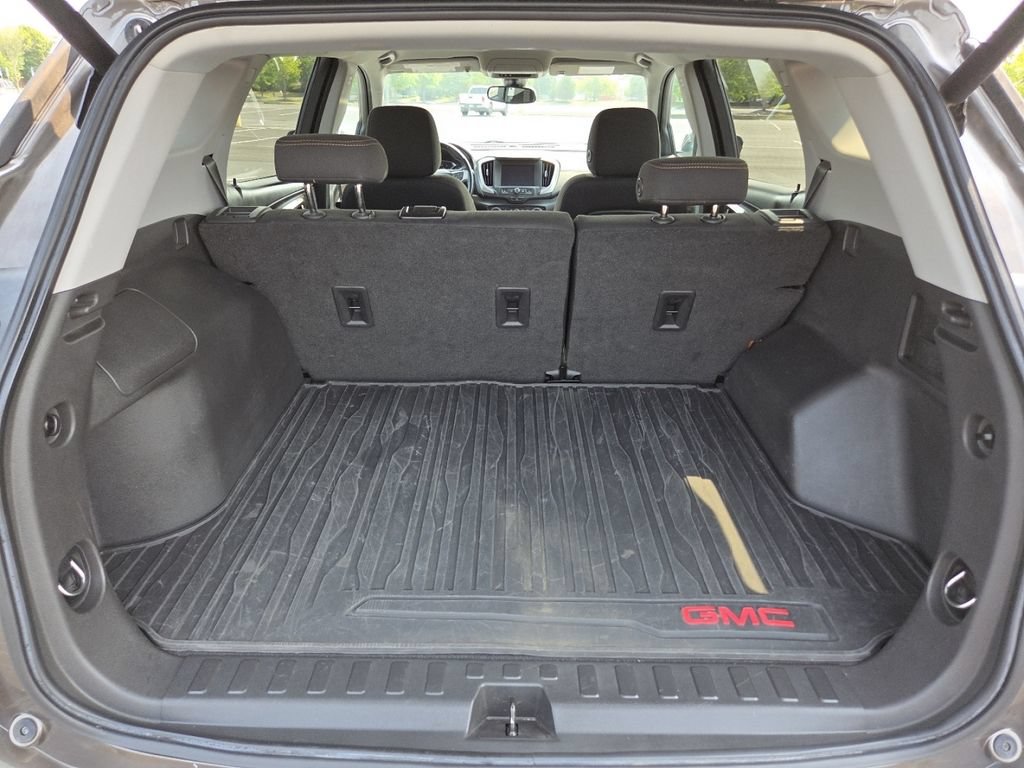 Used 2020 GMC Terrain SLE w/ Driver Convenience Package FWD image 19