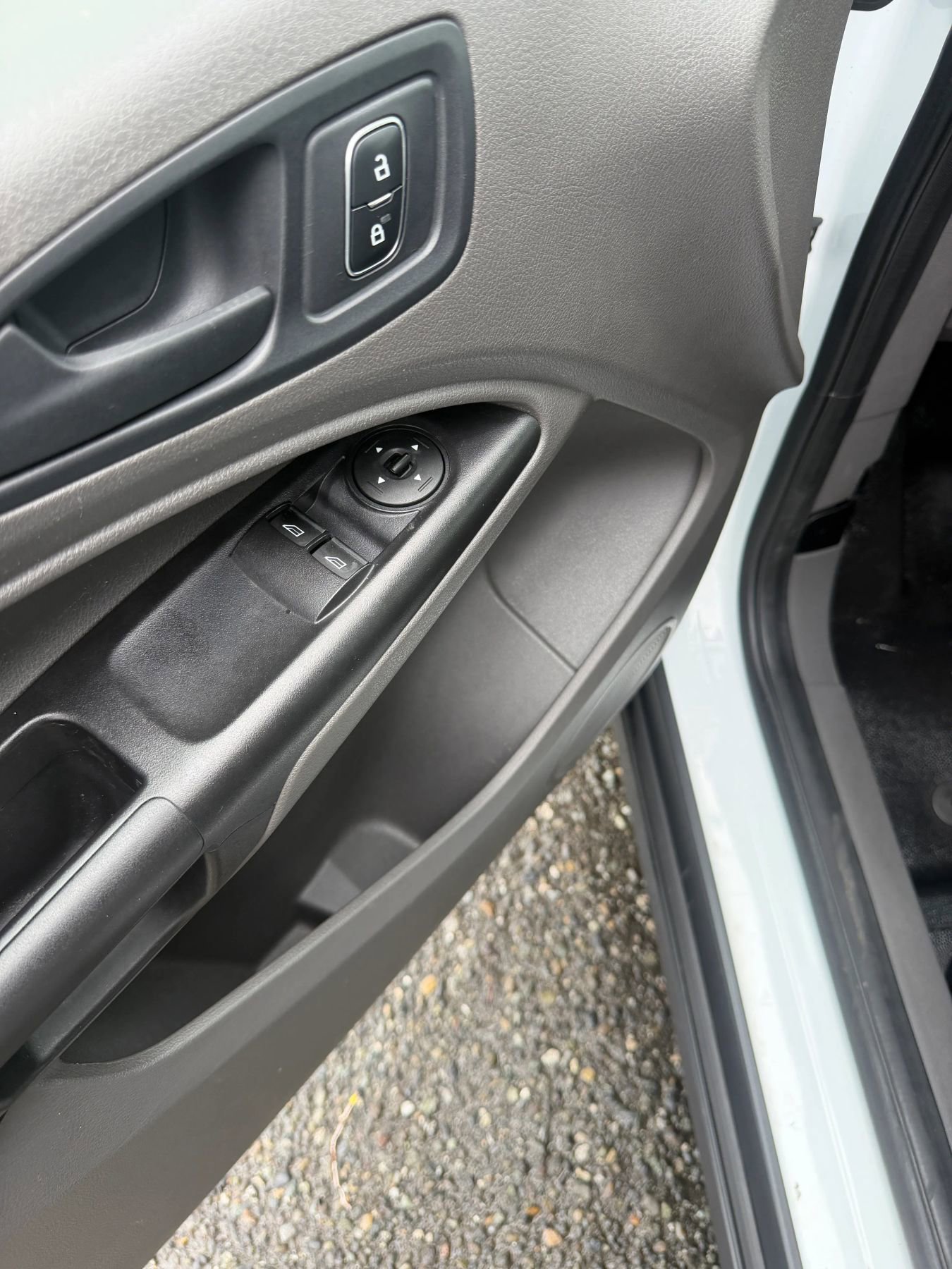 Used 2019 Ford Transit Connect XL image 11