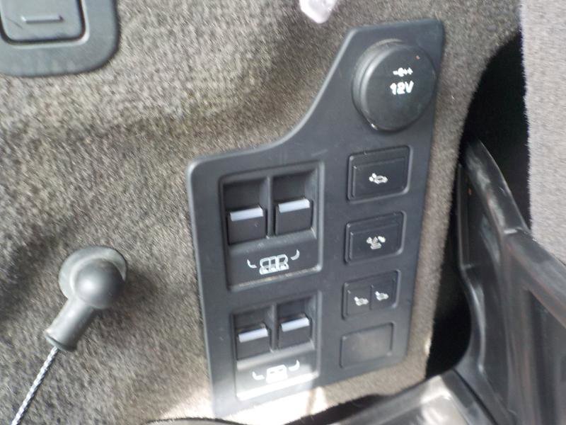 Used 2017 Land Rover Discovery HSE image 40