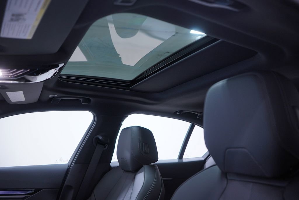 New 2026 BMW i5 eDrive40 w/ M Sport Package image 8