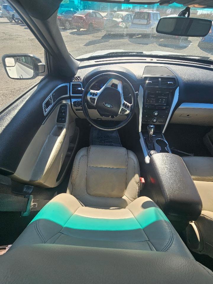 Used 2015 Ford Explorer XLT w/ Equipment Group 202A image 13