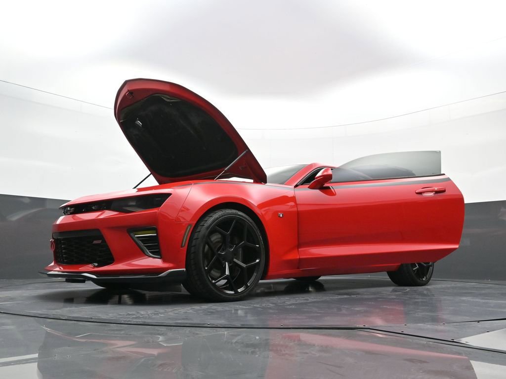 Used 2016 Chevrolet Camaro SS RWD image 38