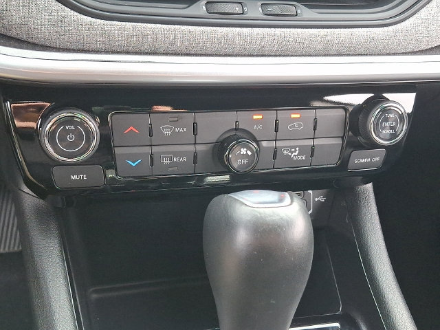 Certified 2024 Jeep Compass Latitude AWD/4WD image 16
