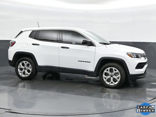 Used 2025 Jeep Compass Sport image 2