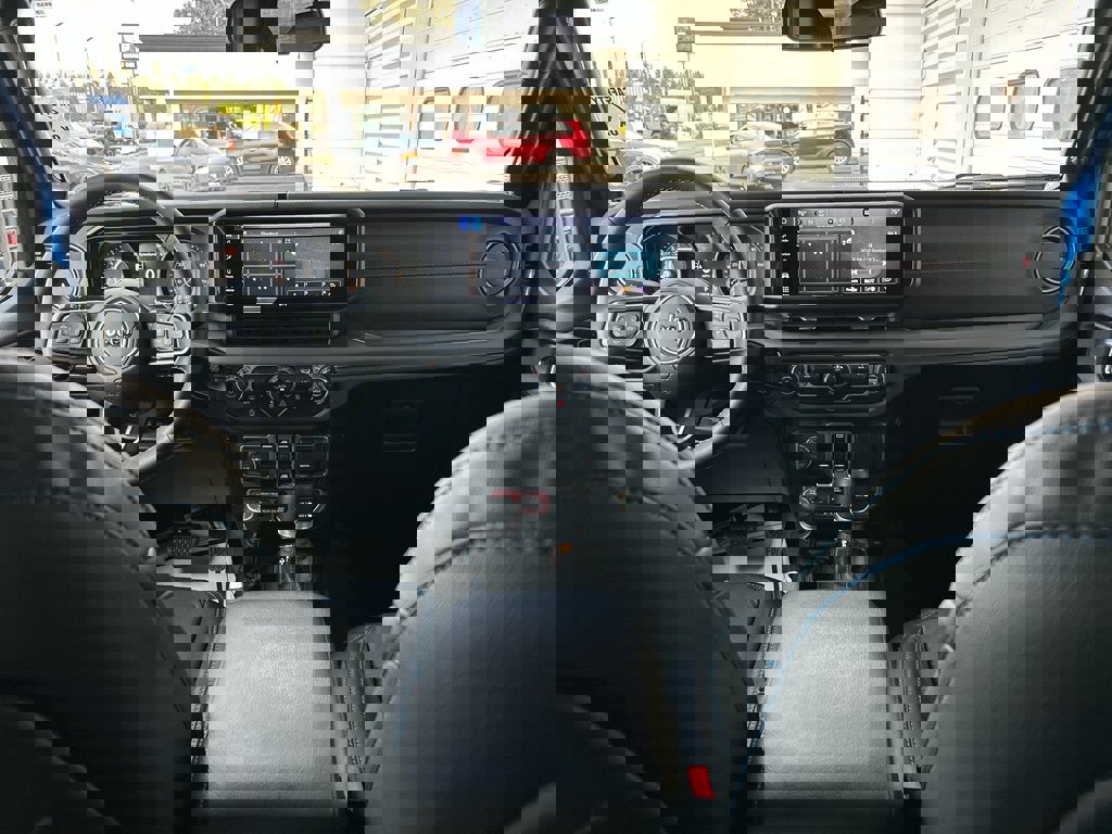 Used 2025 Jeep Wrangler Unlimited Rubicon image 18