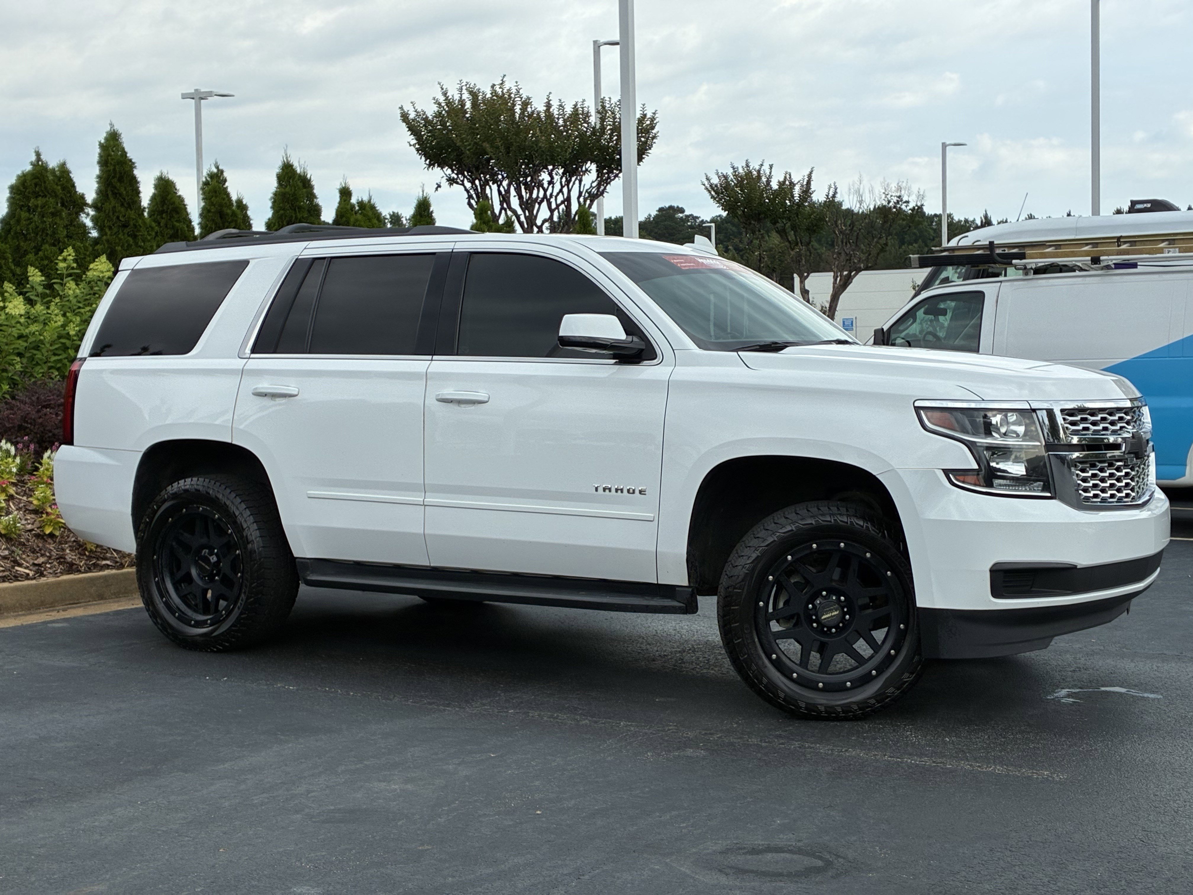 Used 2019 Chevrolet Tahoe LS w/ All-Season Package RWD image 6
