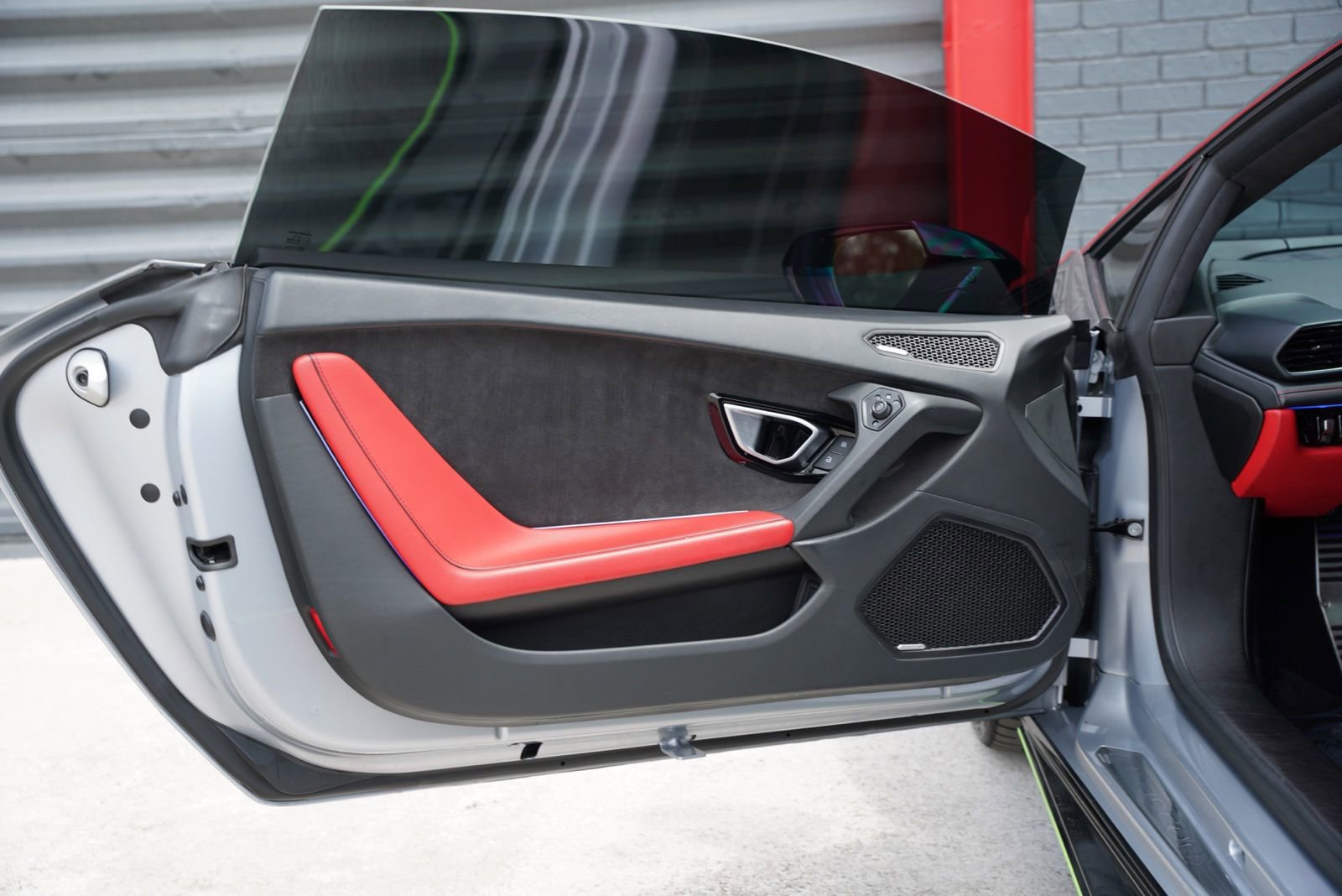 Used 2021 Lamborghini Huracan EVO image 20