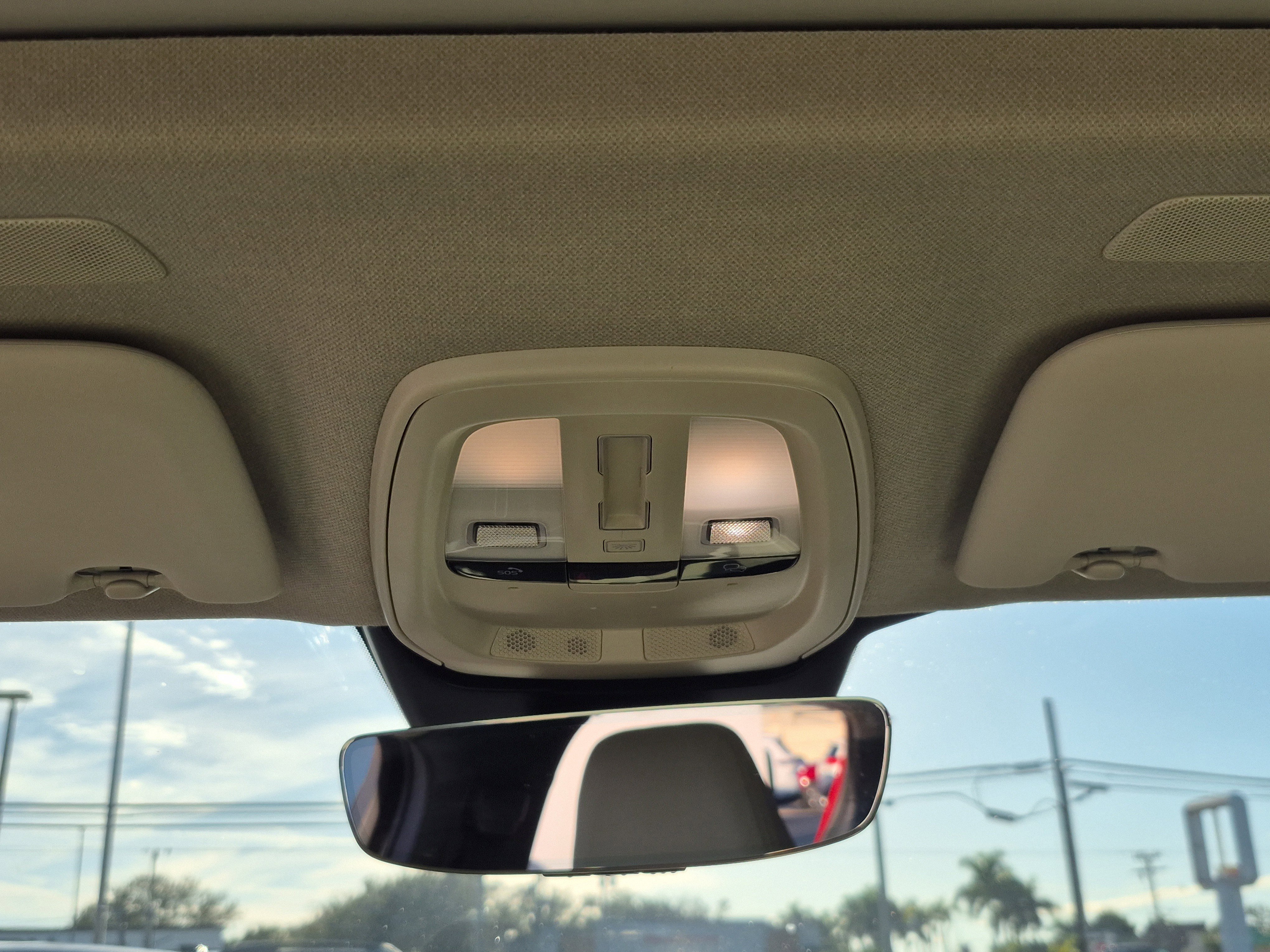 Used 2023 Volvo XC40 B5 Plus w/ Driver Assist Package image 24