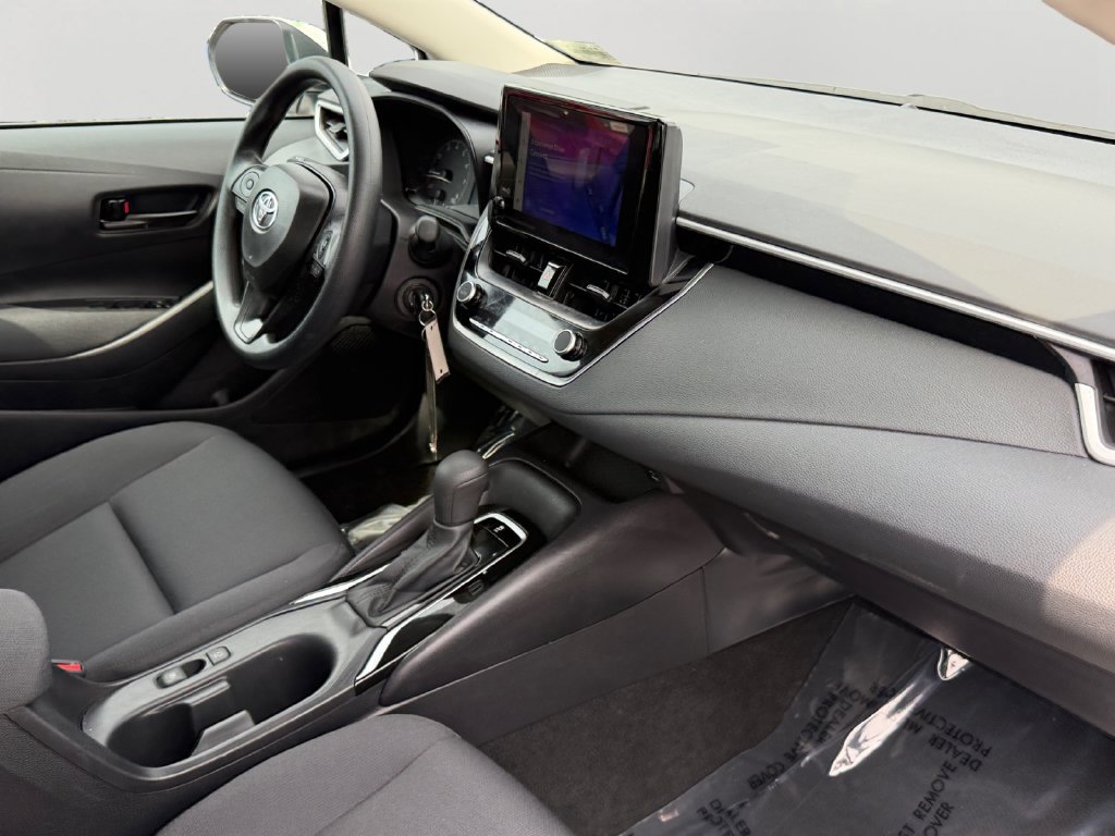 Used 2025 Toyota Corolla LE FWD image 6