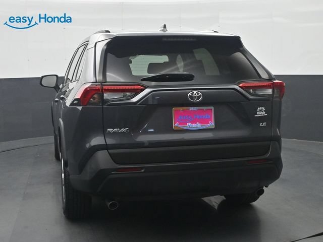 Used 2020 Toyota RAV4 LE FWD image 6