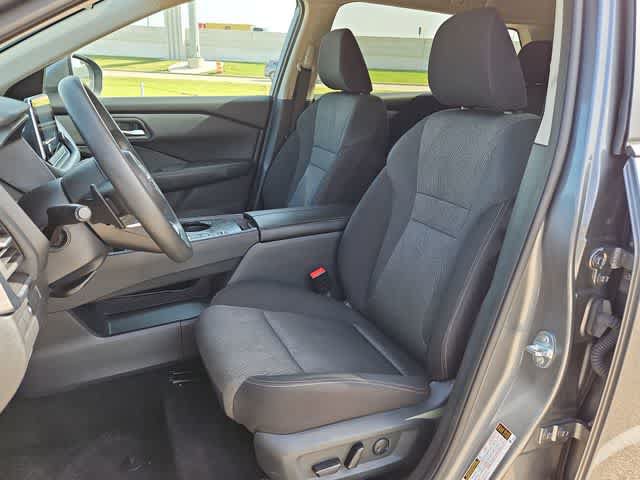Used 2024 Nissan Rogue SV FWD image 14
