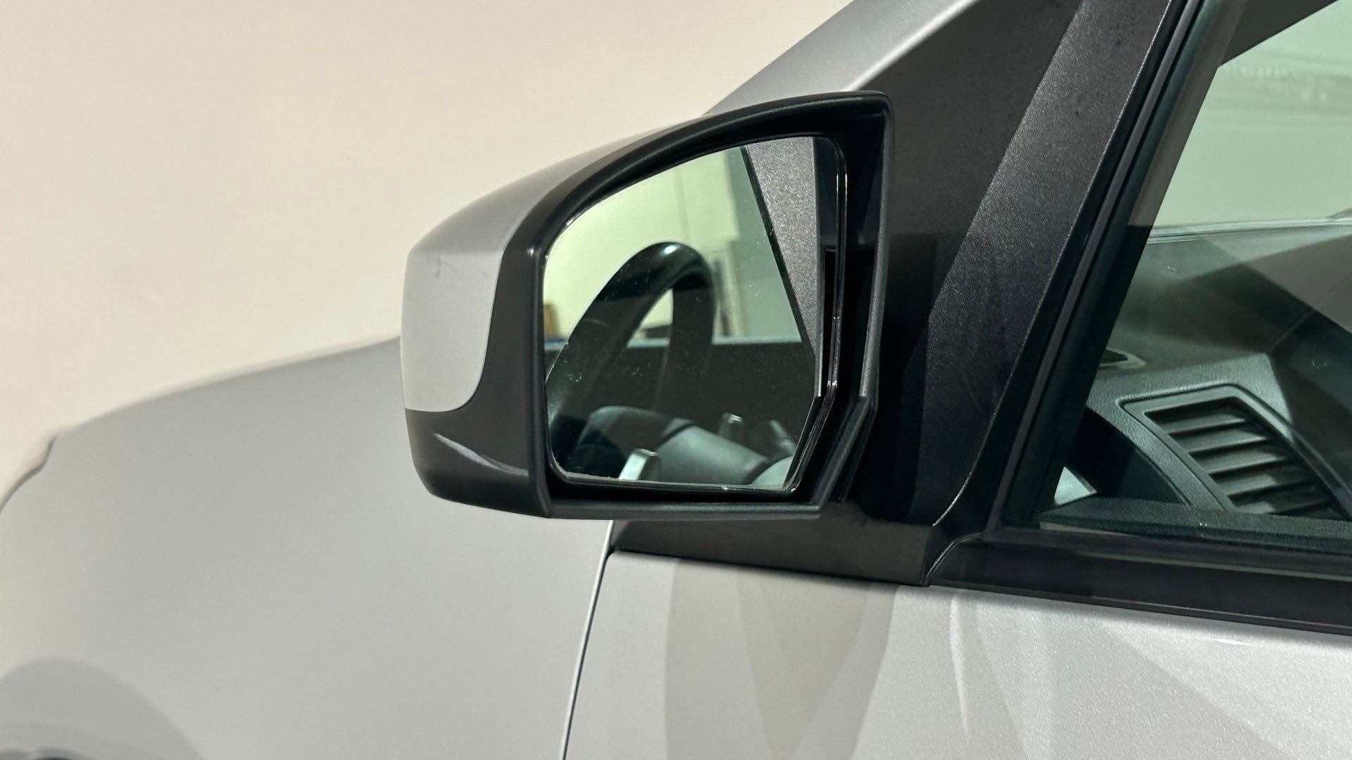 Used 2008 Nissan Sentra SE-R w/ Sunroof Pkg FWD image 17