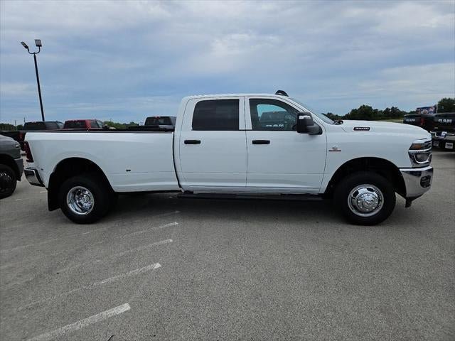 New 2026 RAM 3500 Tradesman AWD/4WD image 39