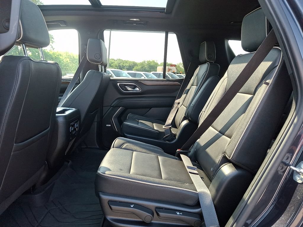 Used 2023 Chevrolet Tahoe Premier AWD/4WD image 10