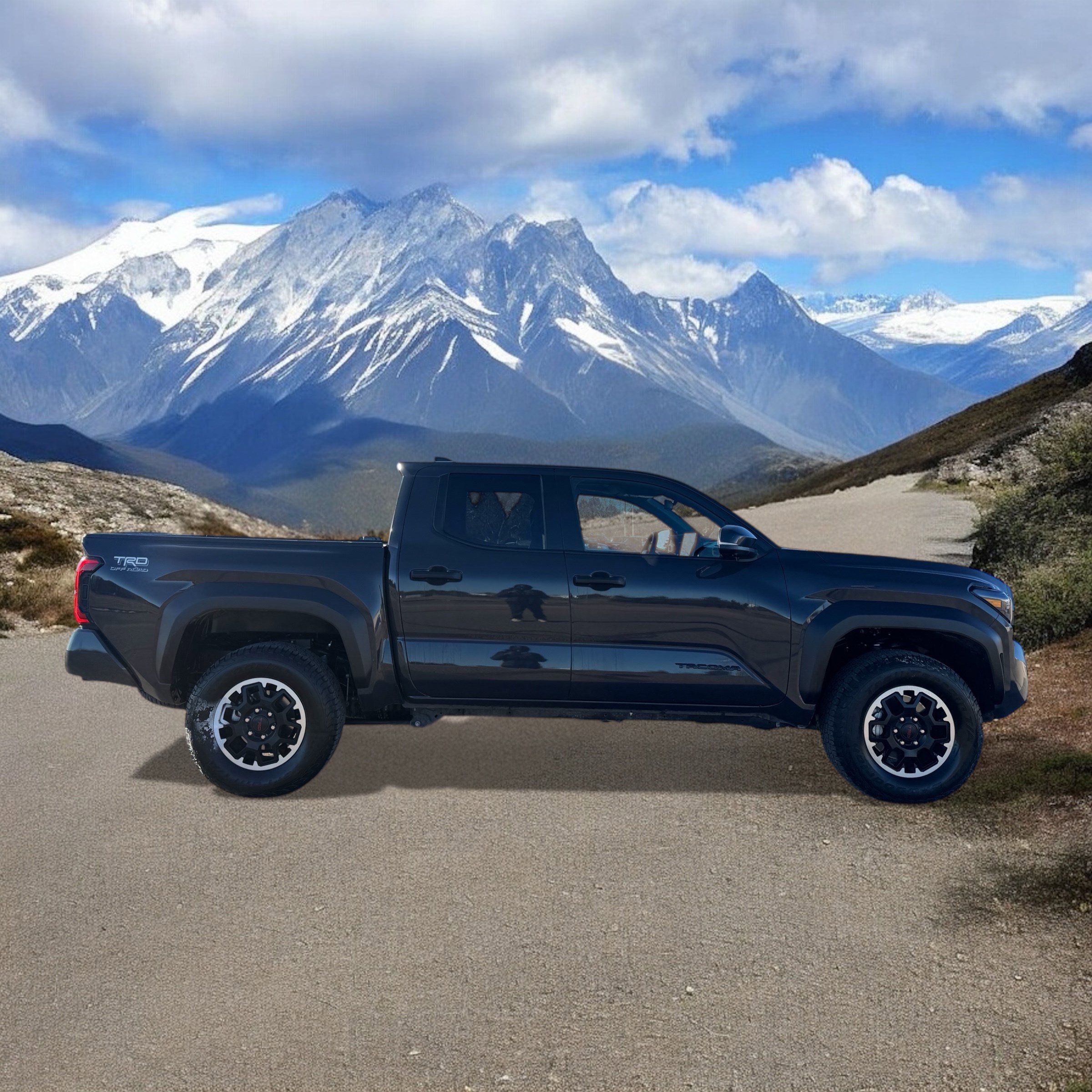 Used 2025 Toyota Tacoma TRD Off-Road image 6