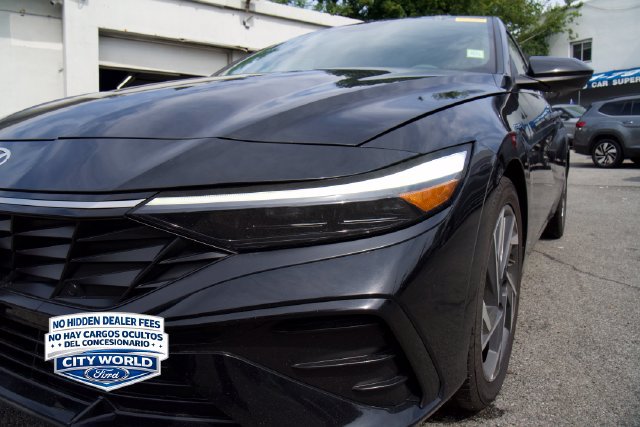 Used 2025 Hyundai Elantra SEL FWD image 8