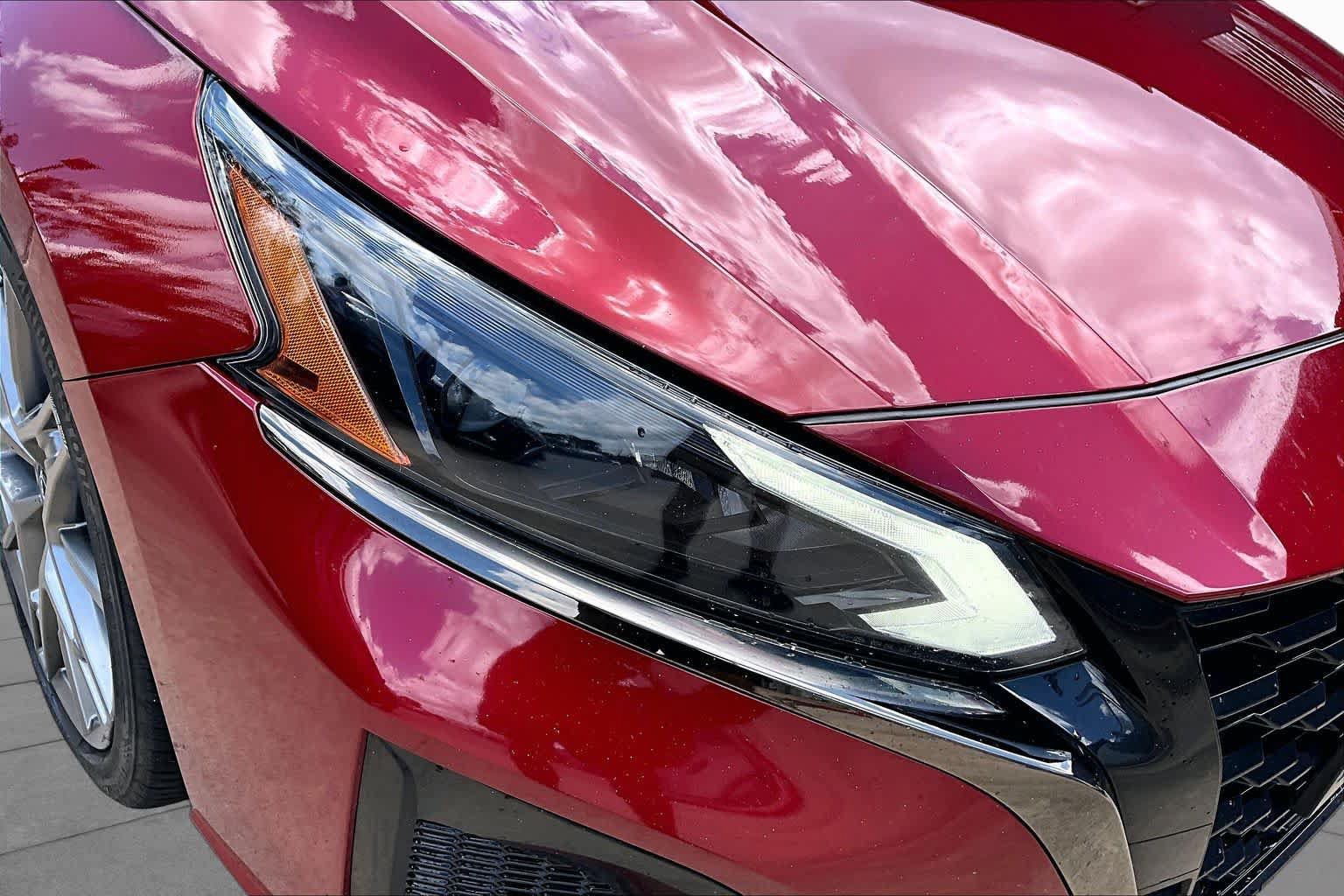 Certified 2023 Nissan Altima 2.0 SR FWD image 27