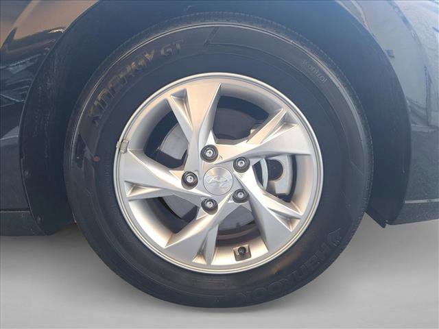 Used 2023 Hyundai Elantra SE image 21