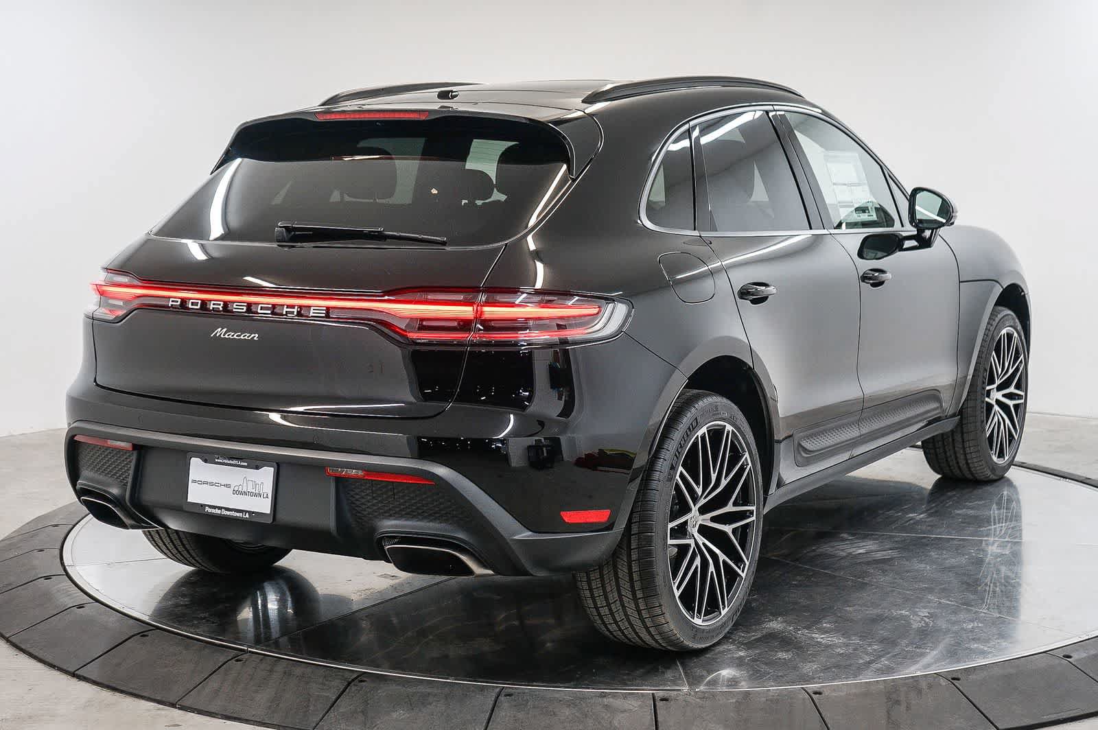 New 2026 Porsche Macan AWD/4WD image 9