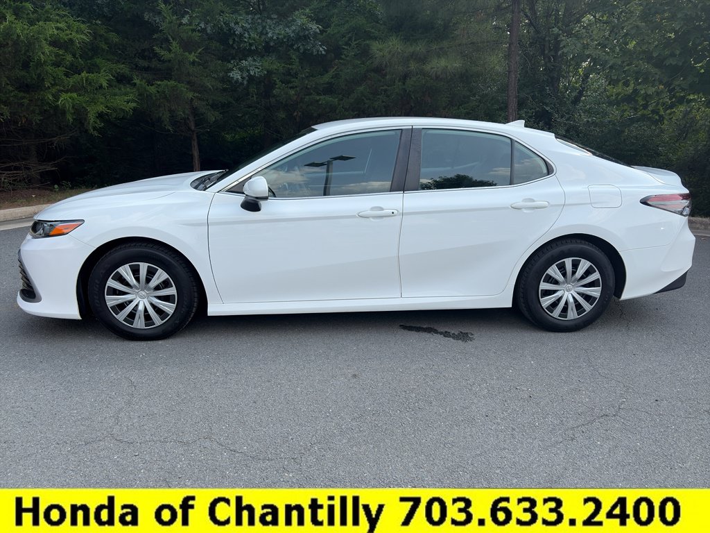 Used 2022 Toyota Camry LE FWD image 4