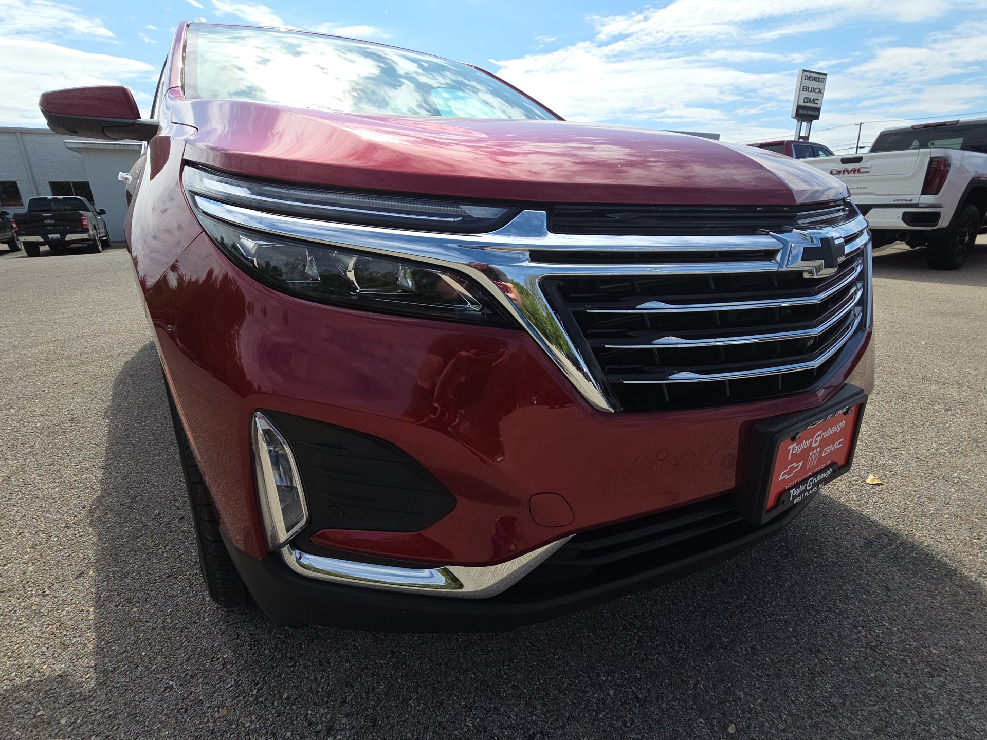 Used 2024 Chevrolet Equinox Premier FWD image 11