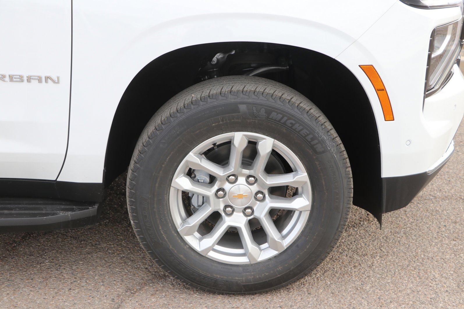 New 2026 Chevrolet Suburban LS image 10