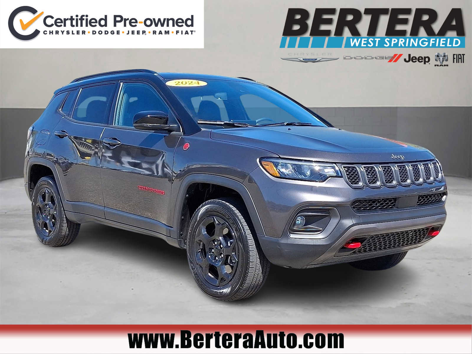 Used 2024 Jeep Compass Trailhawk image 1