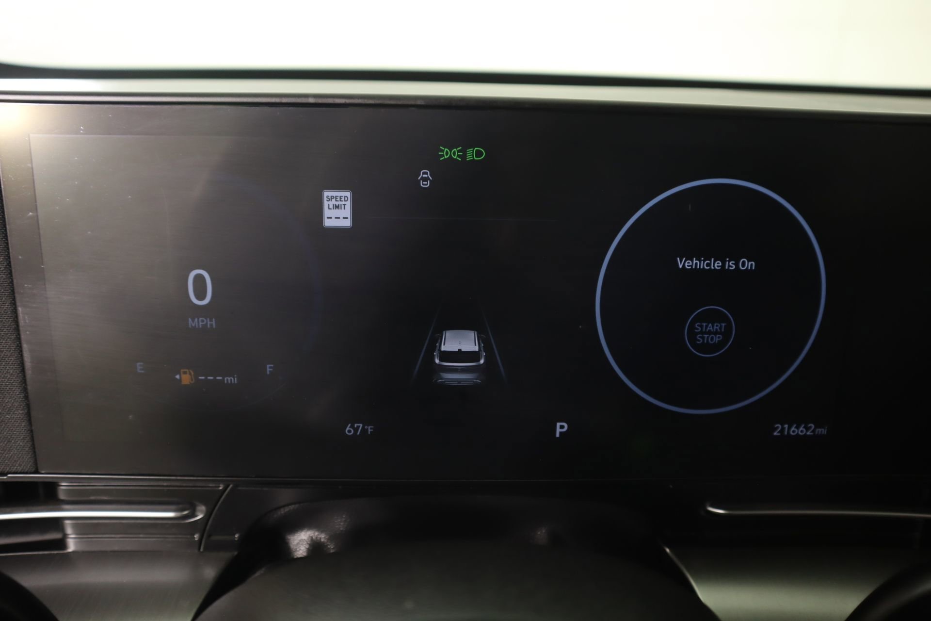 Used 2024 Hyundai Kona SEL w/ Convenience Package image 4