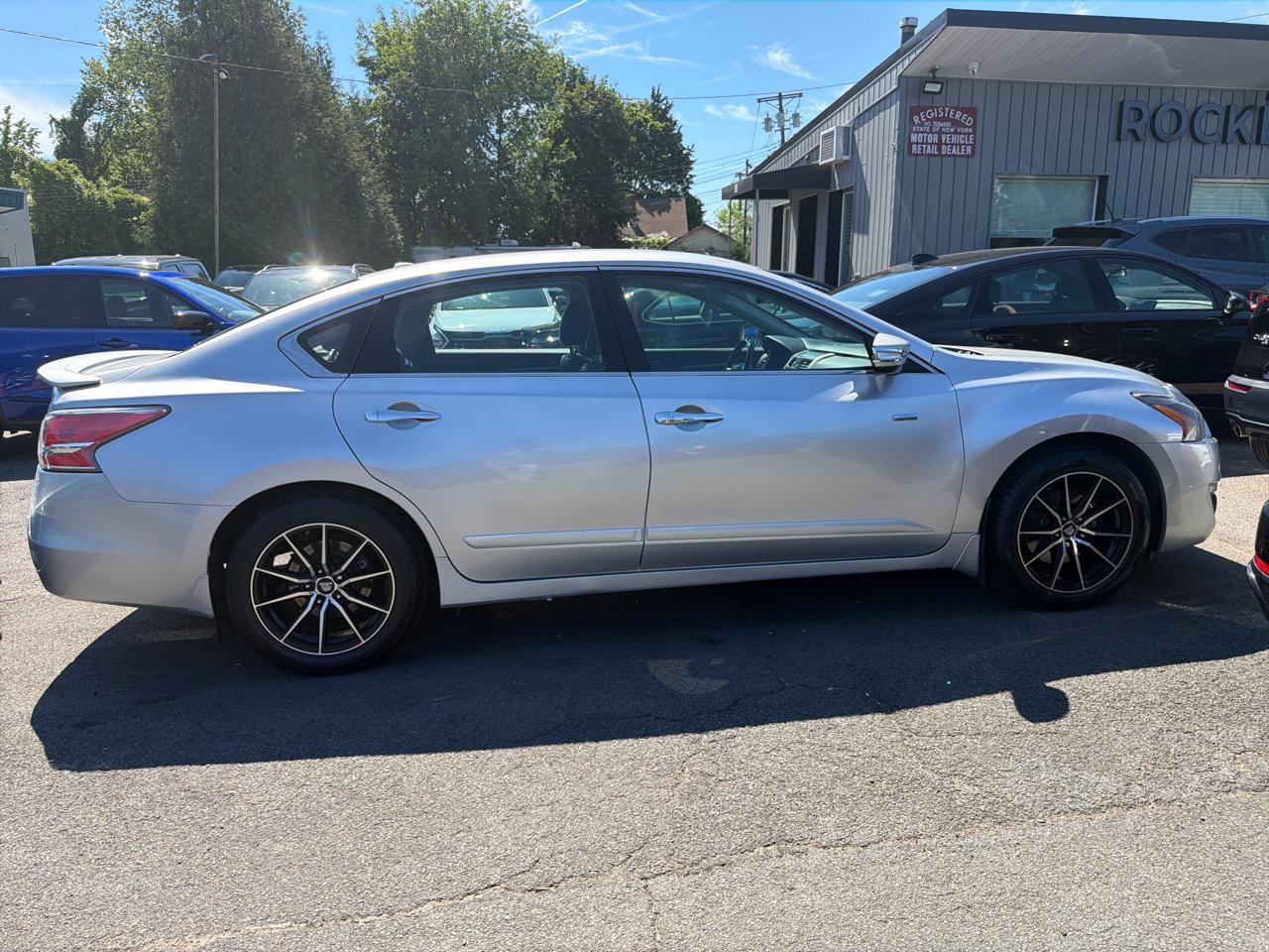 Used 2013 Nissan Altima 2.5 SL FWD image 6