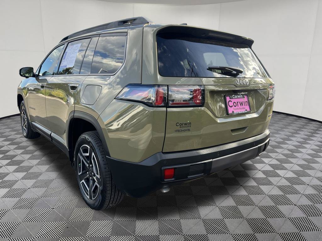 Used 2026 Jeep Cherokee Laredo AWD/4WD image 5