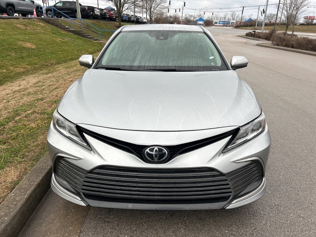 Used 2023 Toyota Camry LE image 2