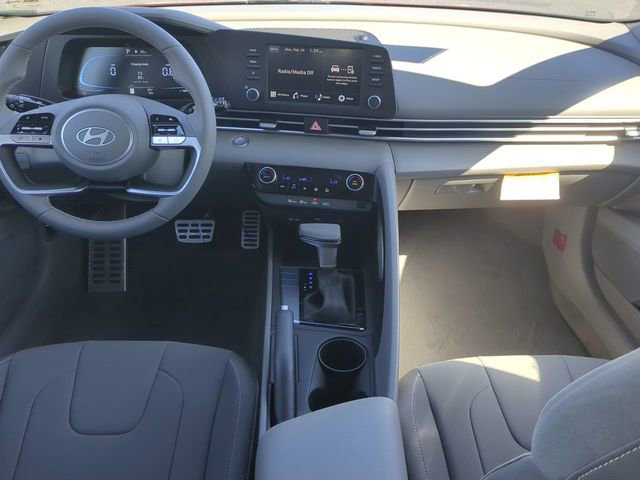 Certified 2025 Hyundai Elantra Sport image 13