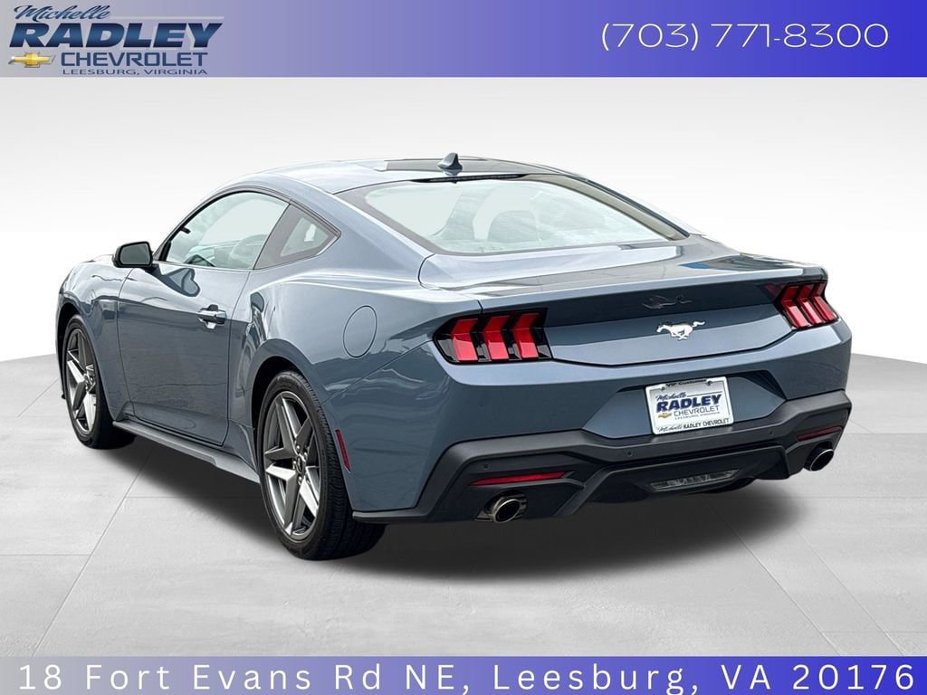 Used 2026 Ford Mustang Coupe RWD image 3