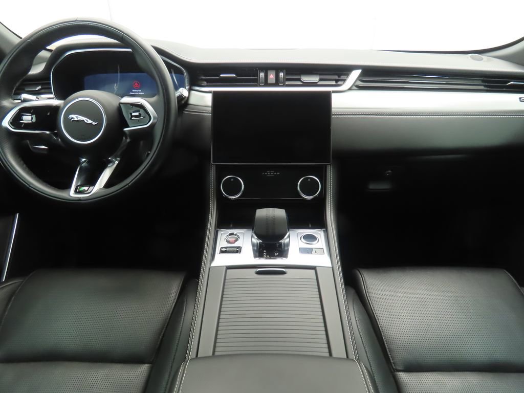 Used 2021 Jaguar F-PACE R-Dynamic S image 13