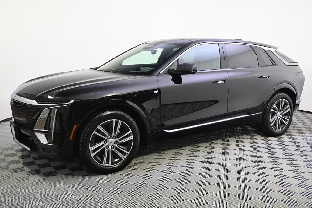 New 2026 Cadillac Lyriq Premium Luxury AWD/4WD image 2