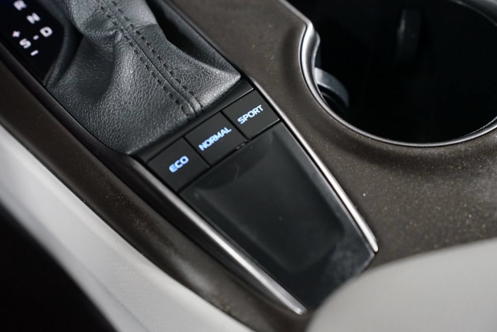 Used 2023 Toyota Camry SE FWD image 22