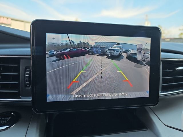 Used 2022 Ford Explorer XLT w/ Equipment Group 202A image 27