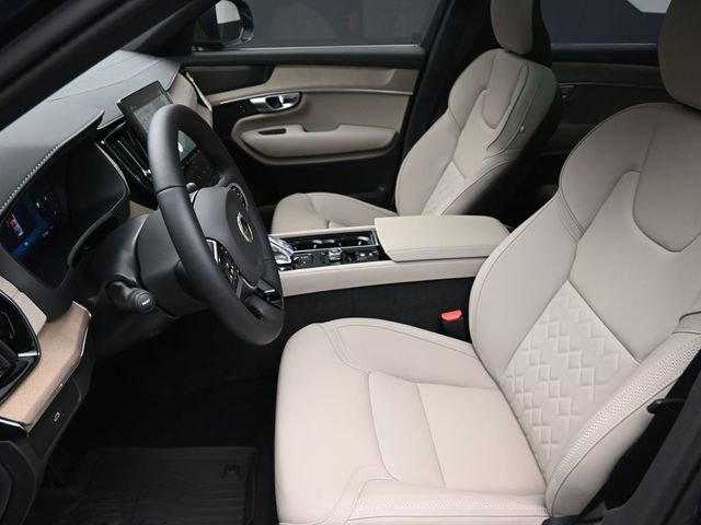 Used 2026 Volvo XC90 B6 Plus w/ Protection Package Premier image 18