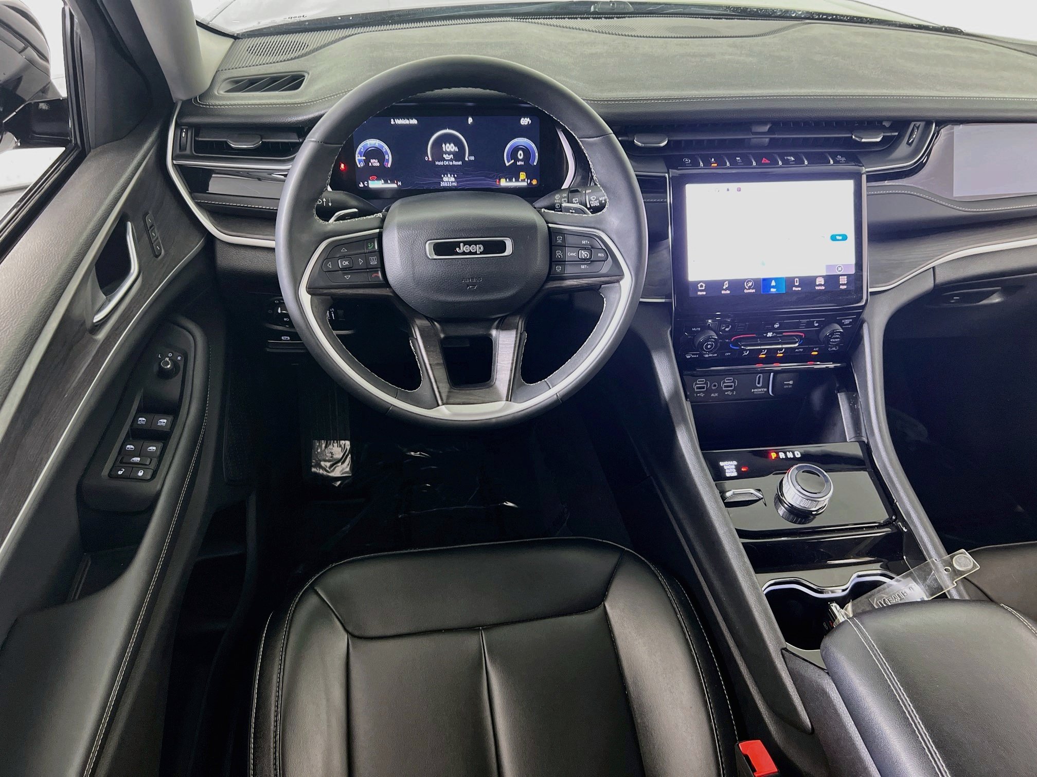 Used 2023 Jeep Grand Cherokee L Limited w/ Black Appearance Package AWD/4WD image 22