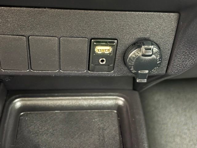 Used 2014 Toyota RAV4 XLE AWD/4WD image 27