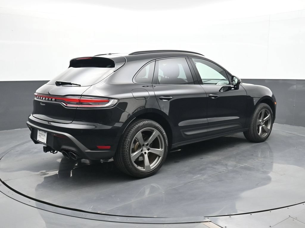 Certified 2025 Porsche Macan AWD/4WD image 23