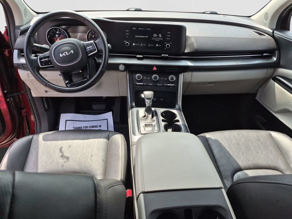 Used 2023 Kia Carnival LX FWD image 29