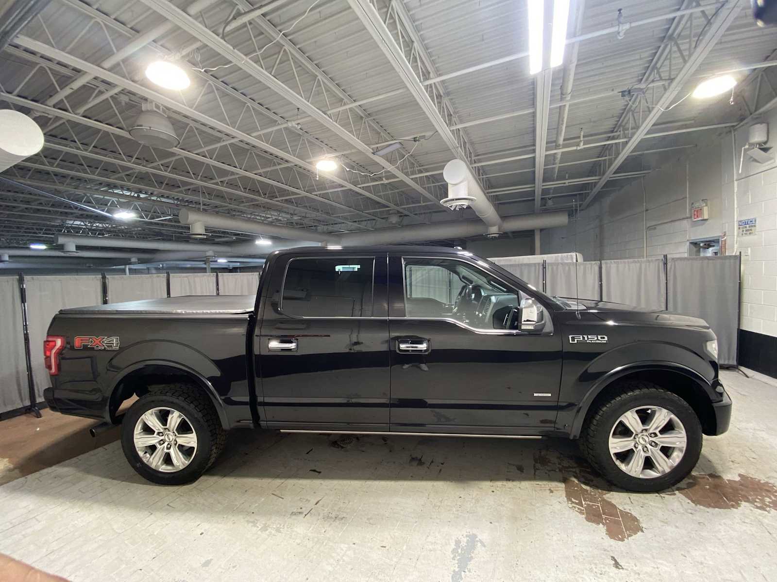 Used 2015 Ford F150 Platinum w/ Equipment Group 701A Luxury image 27