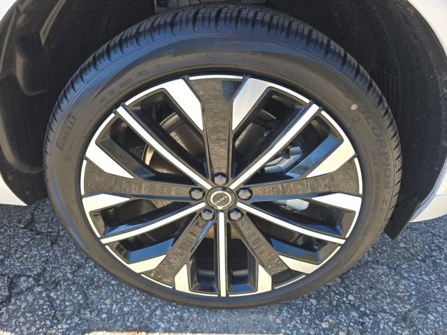 New 2026 Volvo XC60 T8 Ultra w/ Protection Package Premier image 9