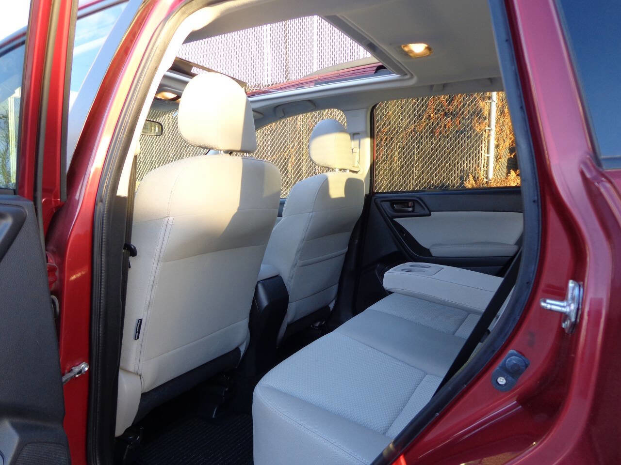 Used 2016 Subaru Forester 2.5i Premium w/ All-Weather Package image 34