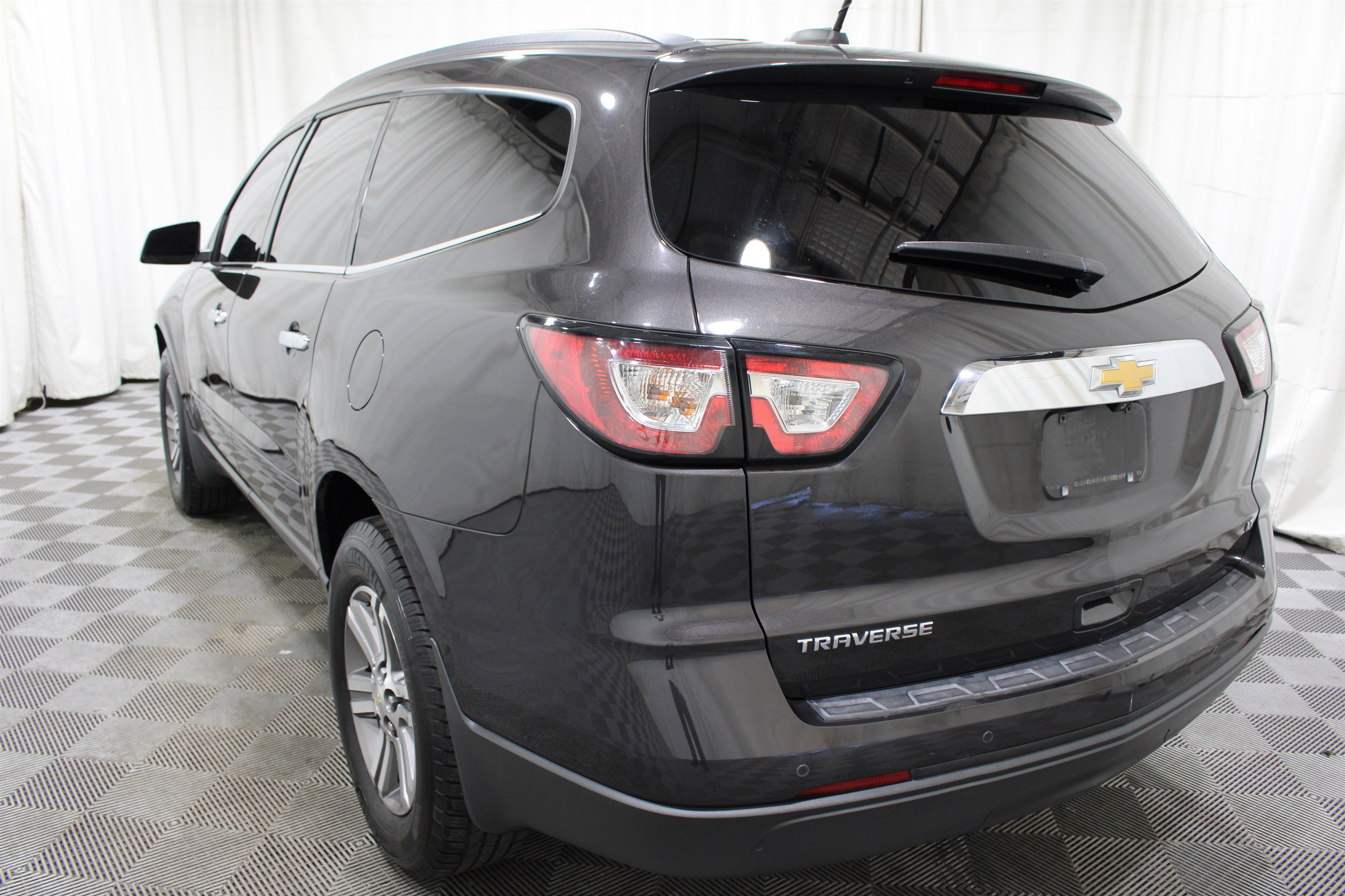 Used 2017 Chevrolet Traverse LT FWD image 29