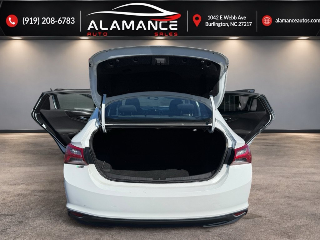 Used 2022 Chevrolet Malibu LT FWD image 13